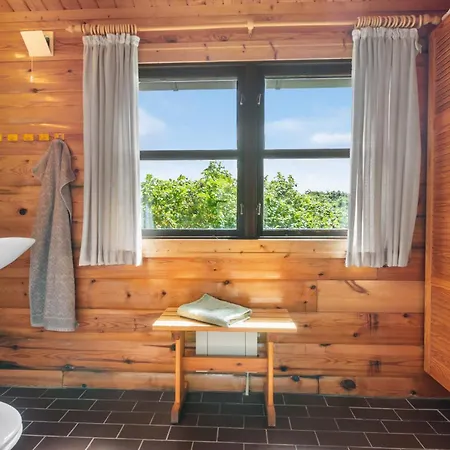 Σπίτι διακοπών 2 Bedroom Lovely In *